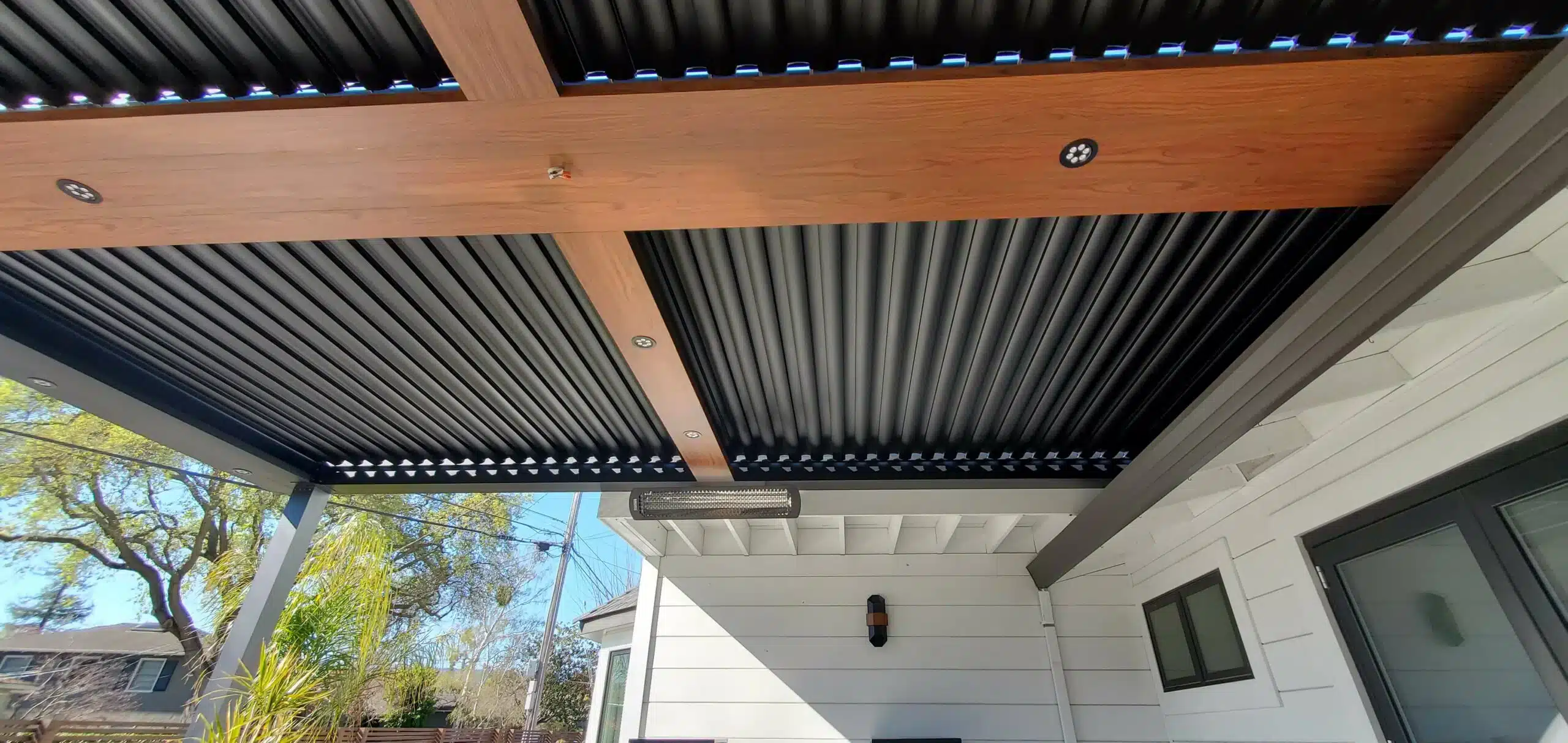 Photo of a louvered pergola root