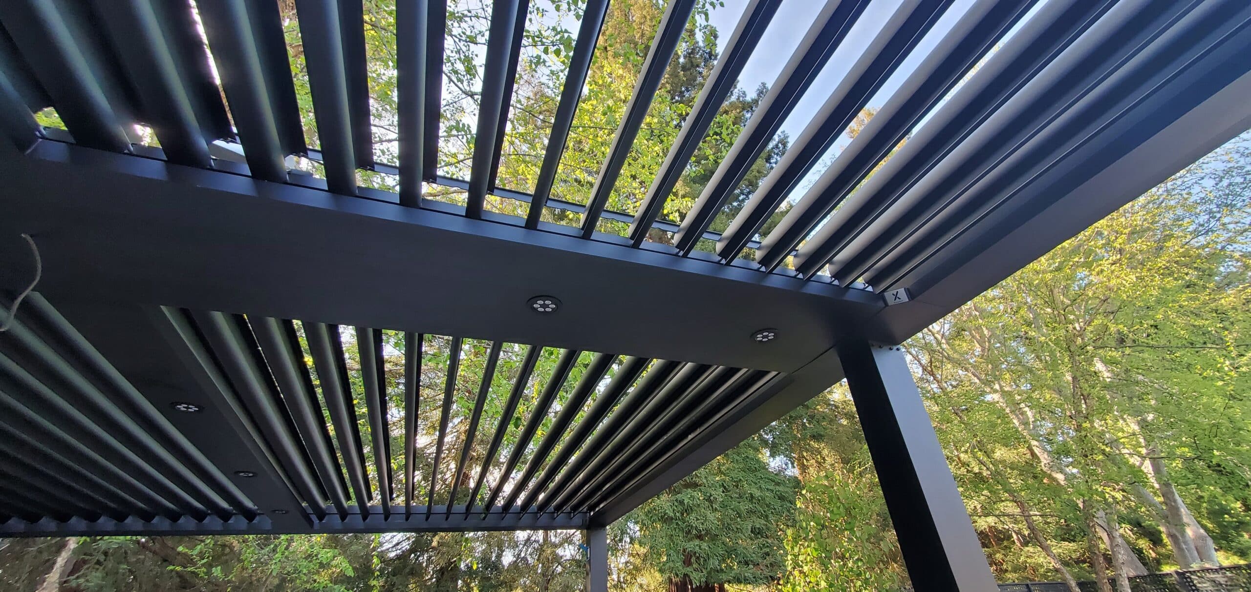 Motorized pergolas from Struxure - California