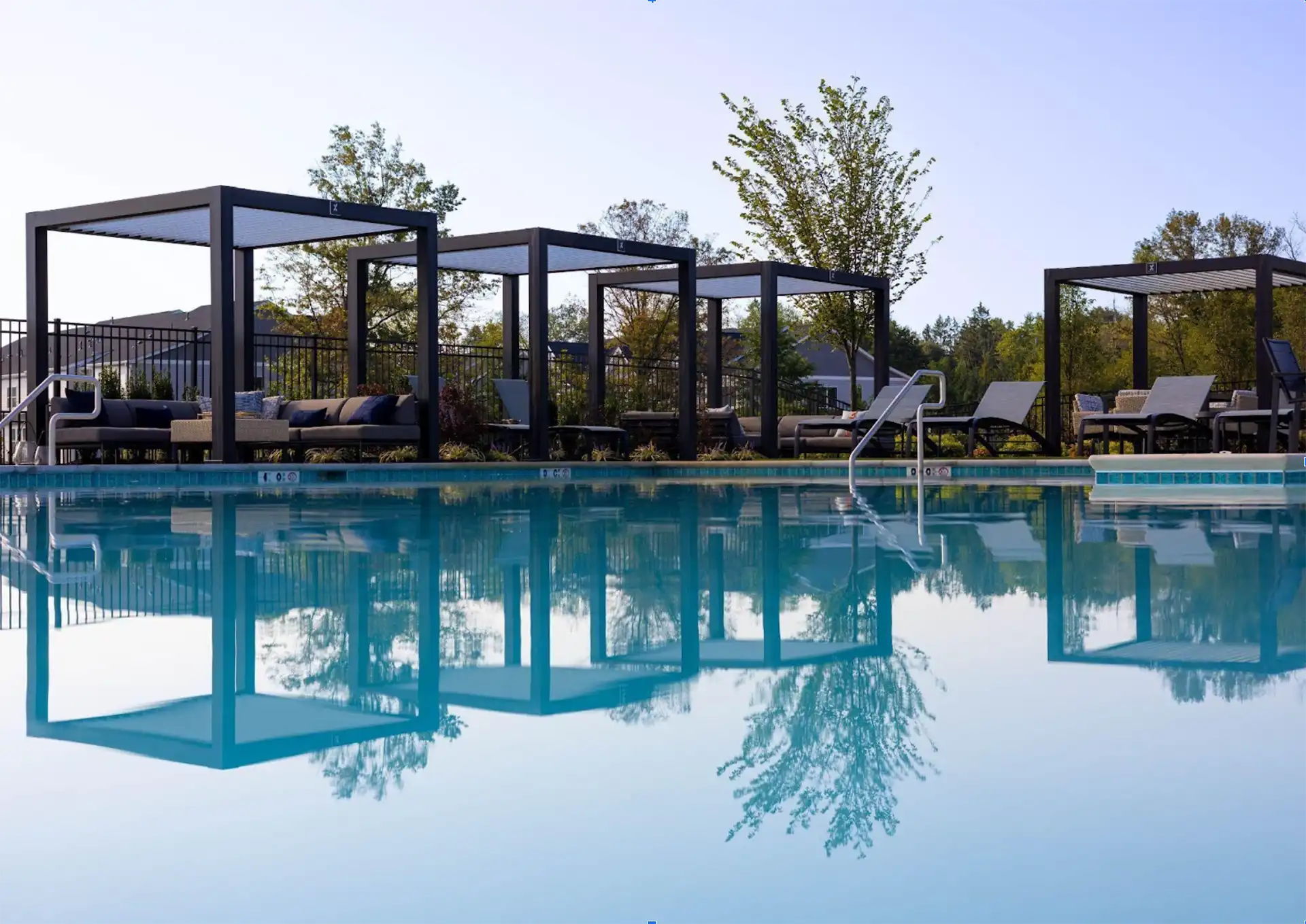 photo of StruXure cabanas poolside