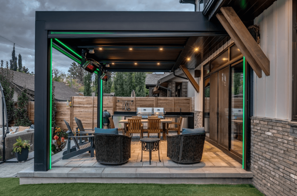 photo of a StruXure pergola with the TraX System featuring TraX lighting and heaters.