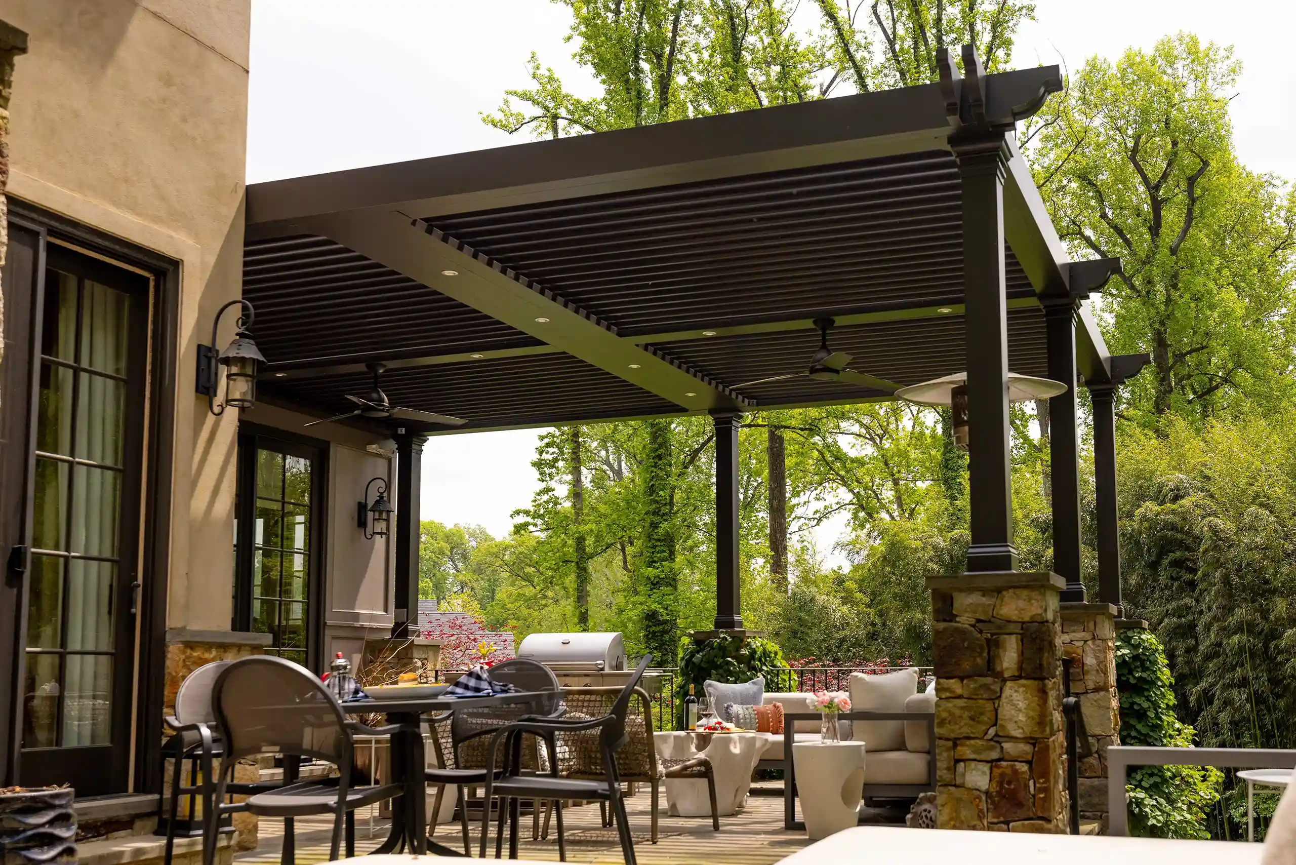 Photo of a StruXure Pergola X with decorative elements